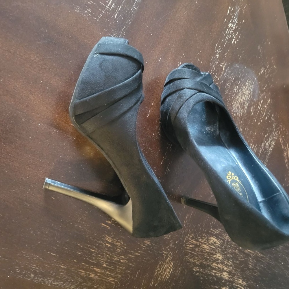 Shoes for sale - Picture 3 of 7